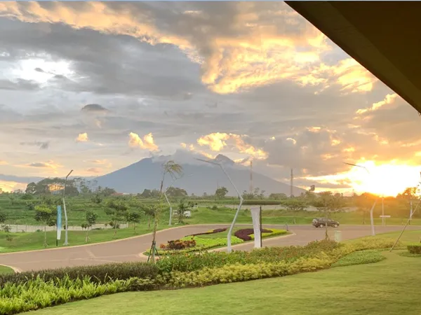 The Maple Hills Residence - Modern Luxury 10